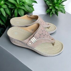 Woman’s size (40) wedge sandals brown & pink vegan leather NWOT